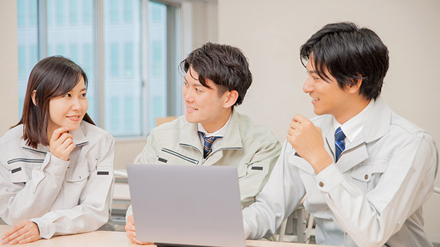 業界平均を覆す「平均年齢30代」の若さと機動力